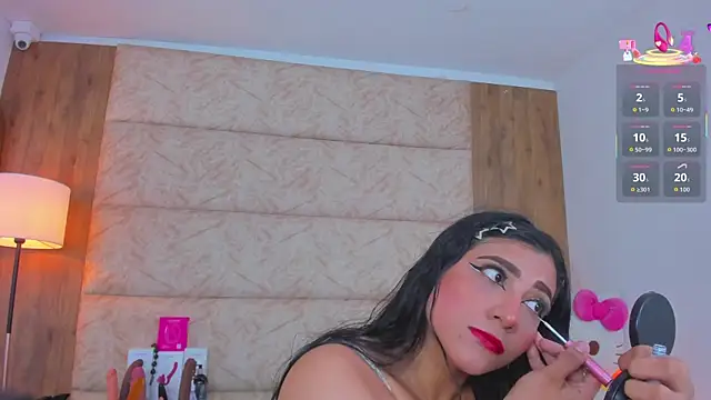 Snapshot of Antonella_Russo1 chatting on 11/10/25, 01:10 Antonella Russo1 online show from 11/10/25, 01:10