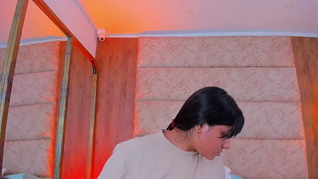 Snapshot of Antonella_Russo1 chatting on 11/20/25, 01:00 Antonella Russo1 online show from 11/20/25, 01:00