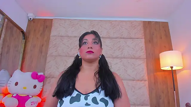 Snapshot of Antonella_Russo1 chatting on 11/24/25, 05:18 Antonella Russo1 online show from 11/24/25, 05:18