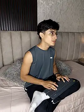 Aaron Eze online show from 01/06/26, 07:28