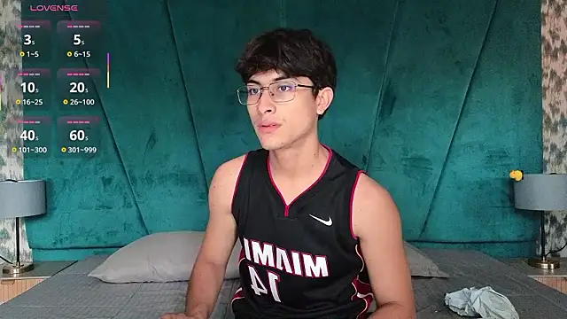 Aaron Eze online show from 02/04/26, 08:36