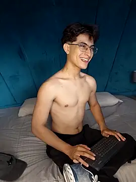 Aaron Eze online show from 02/10/26, 08:13