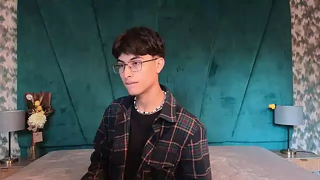 Aaron Eze online show from 02/18/26, 07:32