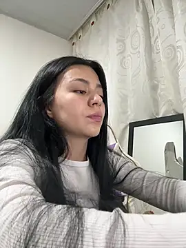 Snapshot of Midori_rosse chatting on 05/18/26, 01:24 Midori rosse online show from 05/18/26, 01:24