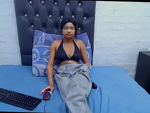 Snapshot of DaisyGirlxx chatting on 11/03/25, 12:17 DaisyGirlxx online show from 11/03/25, 12:17