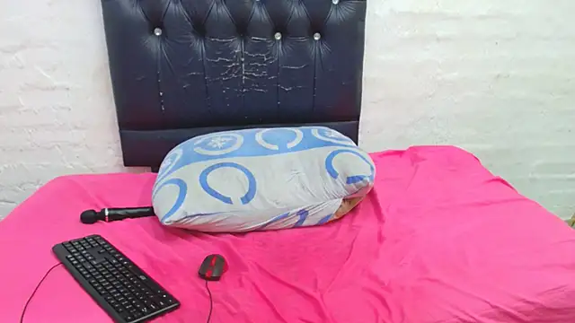 Snapshot of DaisyGirlxx chatting on 11/17/25, 09:20 DaisyGirlxx online show from 11/17/25, 09:20