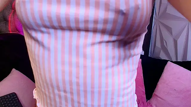 LiliBundy online show from 11/19/25, 05:07