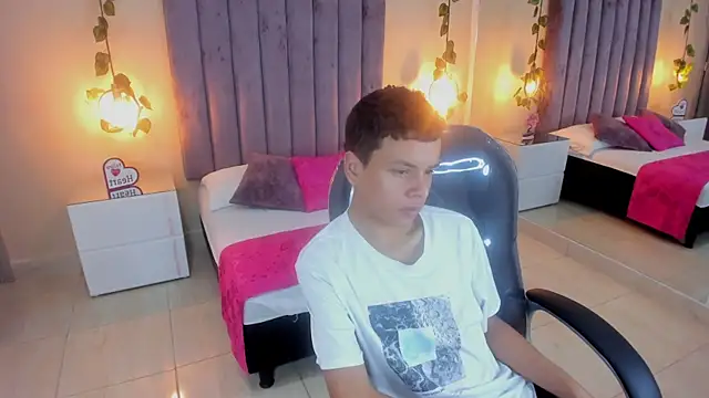 Xavier Fox    online show from 11/12/25, 11:43