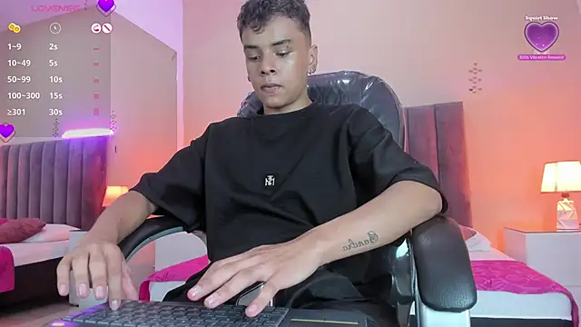 Xavier Fox    online show from 02/21/26, 08:32