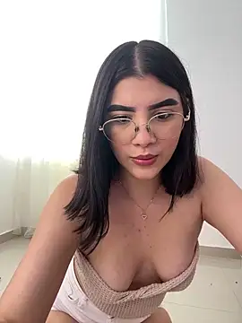 Julietalcl online show from 11/17/25, 09:09