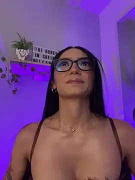 Snapshot of Im_sofiaaa chatting on 06/20/26, 02:25 Im sofiaaa online show from 06/20/26, 02:25