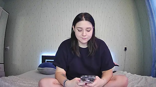 CoupleTwee online show from 11/22/25, 10:36