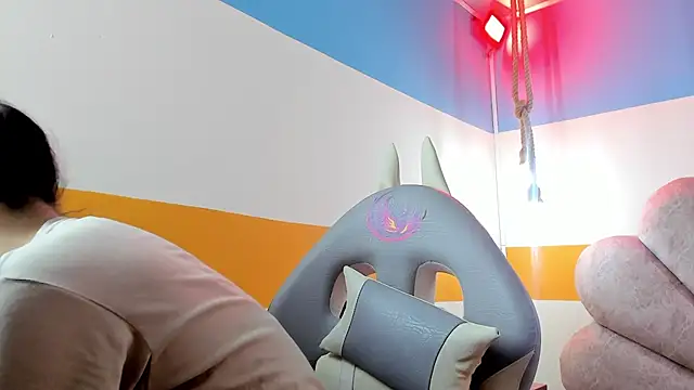 moon winy online show from 10/25/25, 11:40