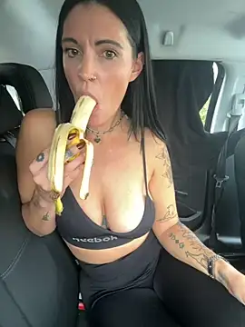 DarkestDreamxox online show from 10/28/25, 01:36