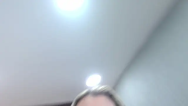 Snapshot of clara_luu_ chatting on 10/28/25, 07:49 clara luu online show from 10/28/25, 07:49