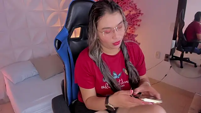 Snapshot of clara_luu_ chatting on 02/28/26, 07:15 clara luu online show from 02/28/26, 07:15