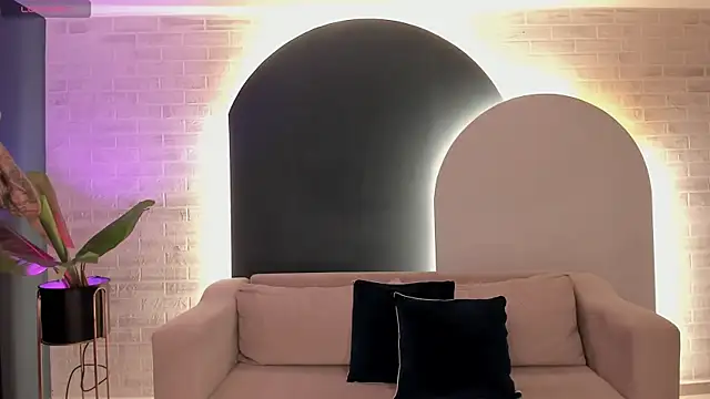 Snapshot of ChristineFord_ chatting on 10/28/25, 03:04 ChristineFord  online show from 10/28/25, 03:04