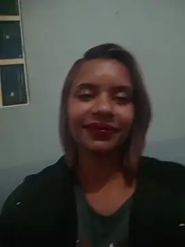 Snapshot of casal_F chatting on 11/10/25, 01:04 casal F online show from 11/10/25, 01:04