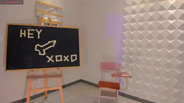 Snapshot of ScarlettBlaze_ chatting on 10/31/25, 01:01 ScarlettBlaze online show from 10/31/25, 01:01