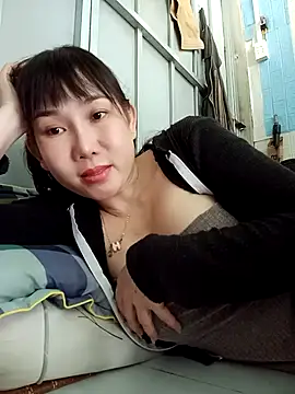 Ana-love2025 online show from 10/29/25, 02:25