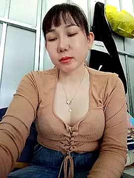 Ana-love2025 online show from 12/15/25, 01:32