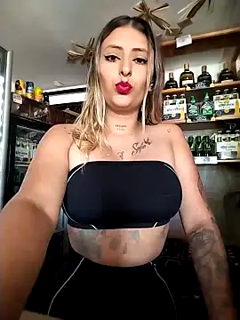 Snapshot of catalella16 chatting on 12/16/25, 08:03 catalella16 online show from 12/16/25, 08:03