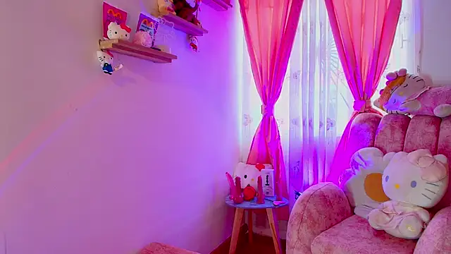 Lunaira Deep online show from 12/18/25, 04:24