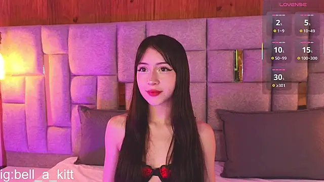 Snapshot of bella_kittyy_ chatting on 11/26/25, 05:19 bella kittyy online show from 11/26/25, 05:19