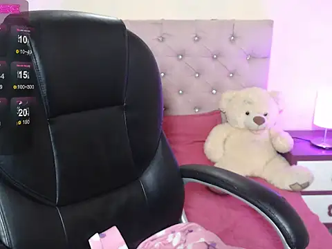 gabyy cute  online show from 10/24/25, 03:58