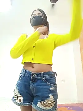 Snapshot of Sexy-queen-- chatting on 10/16/25, 04:57 Sexy-queen-- online show from 10/16/25, 04:57