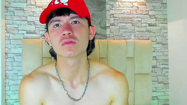 Owenn 17 online show from 10/17/25, 05:10