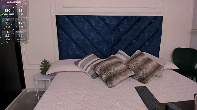 Soft Seduction online show from 10/31/25, 01:28