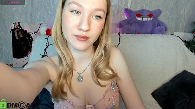 LinaRayy online show from 01/08/26, 12:35