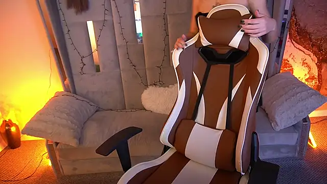 VixenMuse online show from 04/12/26, 07:52