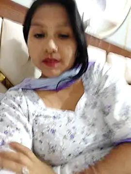 Vanshika1432 online show from 10/17/25, 05:32