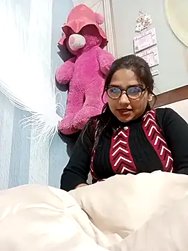 Vanshika1432 online show from 11/16/25, 02:50