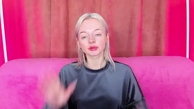 Snapshot of AlessaKiss chatting on 05/07/26, 01:33 AlessaKiss online show from 05/07/26, 01:33
