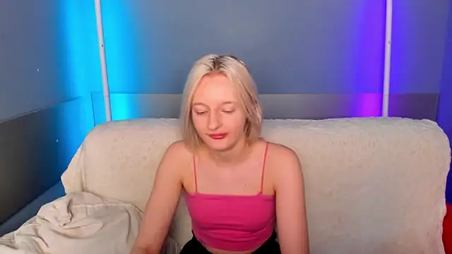 Snapshot of AlessaKiss chatting on 05/30/26, 01:46 AlessaKiss online show from 05/30/26, 01:46