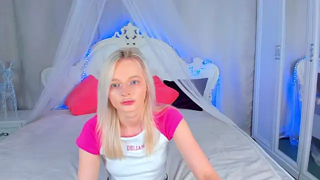 Snapshot of AlessaKiss chatting on 06/22/26, 03:25 AlessaKiss online show from 06/22/26, 03:25