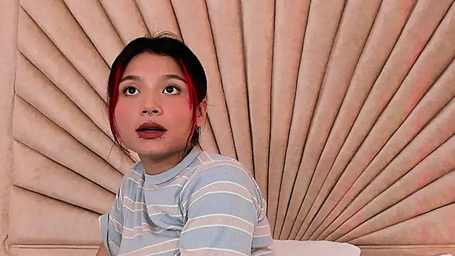 Snapshot of Emma_duff chatting on 10/23/25, 11:53 Emma duff online show from 10/23/25, 11:53