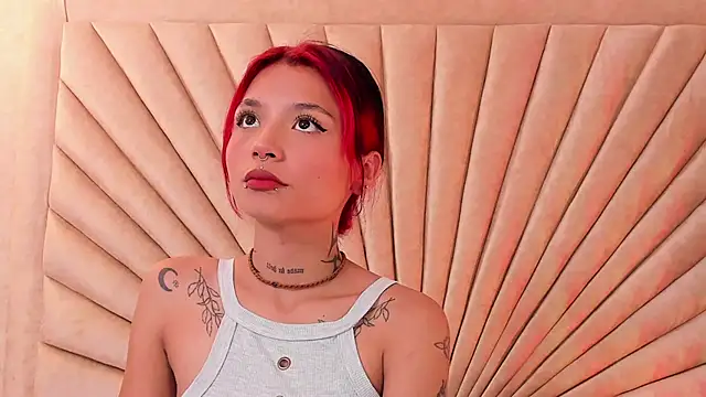 Snapshot of Emma_duff chatting on 10/27/25, 12:09 Emma duff online show from 10/27/25, 12:09