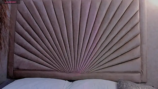 Snapshot of Emma_duff chatting on 11/27/25, 11:56 Emma duff online show from 11/27/25, 11:56