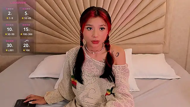 Snapshot of Emma_duff chatting on 12/05/25, 11:52 Emma duff online show from 12/05/25, 11:52