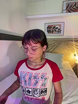 Emma duff online show from 03/29/26, 07:25