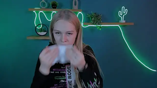 megan cold online show from 11/03/25, 09:32