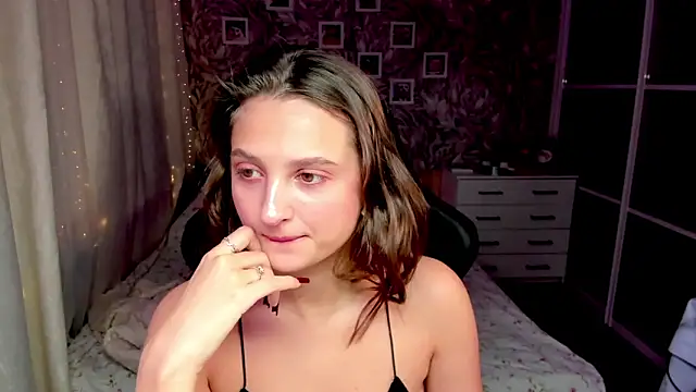 mishel amurr online show from 10/27/25, 01:09