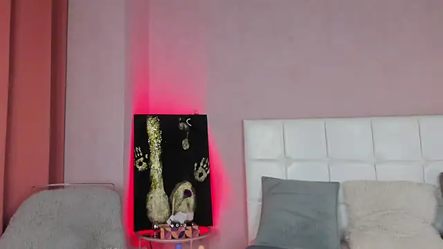 IzieCarter online show from 11/25/25, 08:09