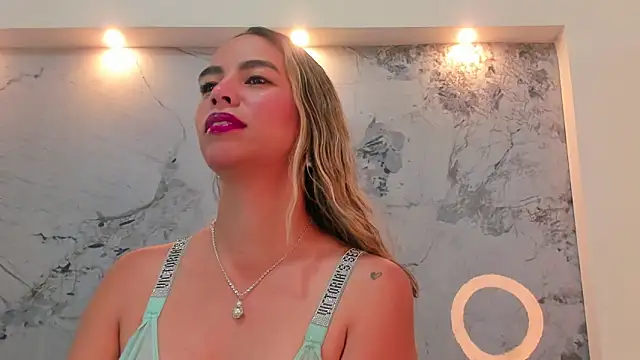 Karina chastillo online show from 04/19/26, 11:20