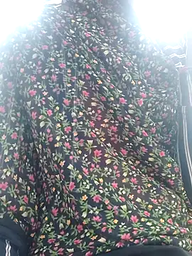 Snapshot of M-MAYA chatting on 11/09/25, 08:34 M-MAYA online show from 11/09/25, 08:34