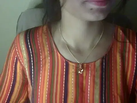 Snapshot of Shezi_N chatting on 05/26/26, 03:30 Shezi N online show from 05/26/26, 03:30